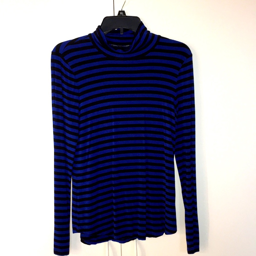 Cable & Gauge Crew neck top, excellent condition